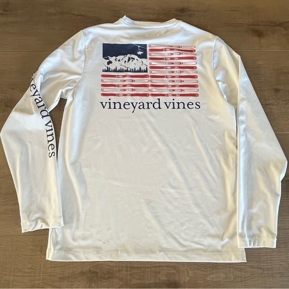 Vineyard Vines Performance LS Top Women M Ski Whale Flag Mountains - Picture 1 of 10